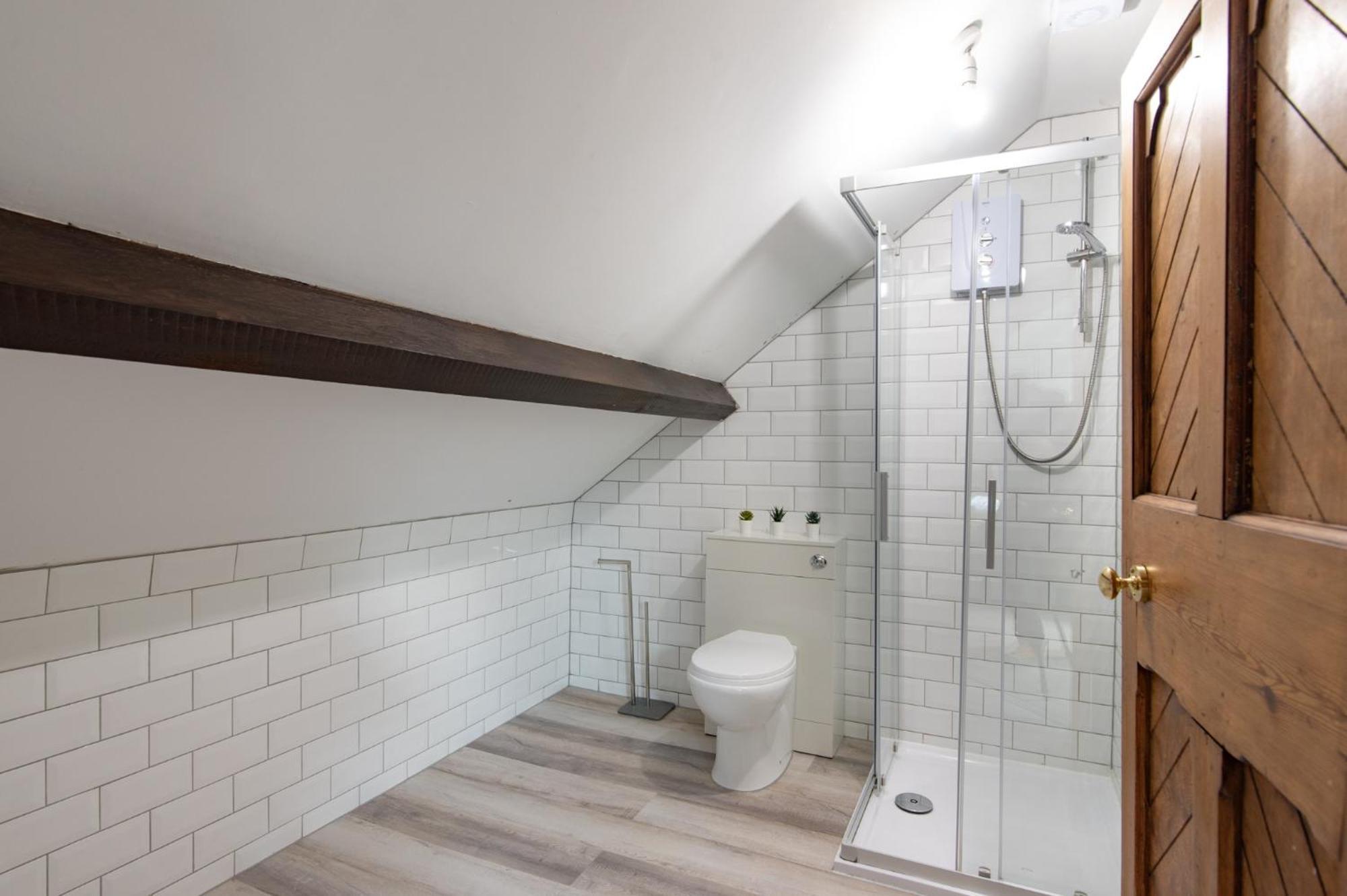 Madison House - Converted Church 5 Bed Pontypool Buitenkant foto