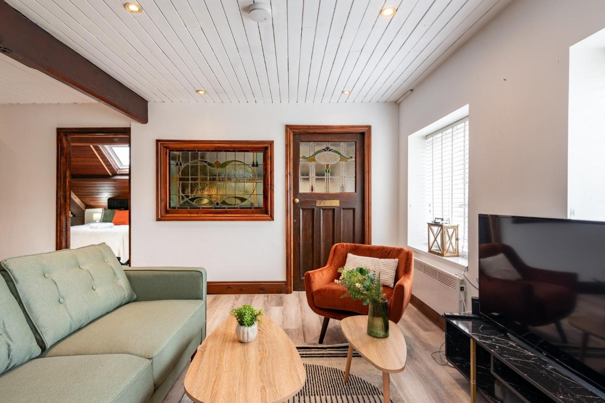 Madison House - Converted Church 5 Bed Pontypool Buitenkant foto