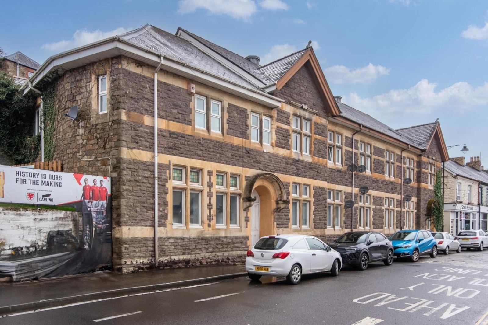 Madison House - Converted Church 5 Bed Pontypool Buitenkant foto